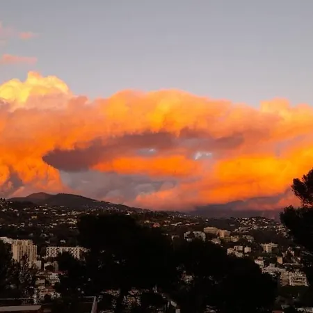 D Avec Clim Terrasse Et Petit Dejeuner Hauteurs De Quarto em Acomodações Particulares *